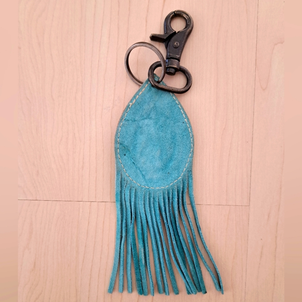 Leather Keychain Handcrafted - Picture 3 of 3